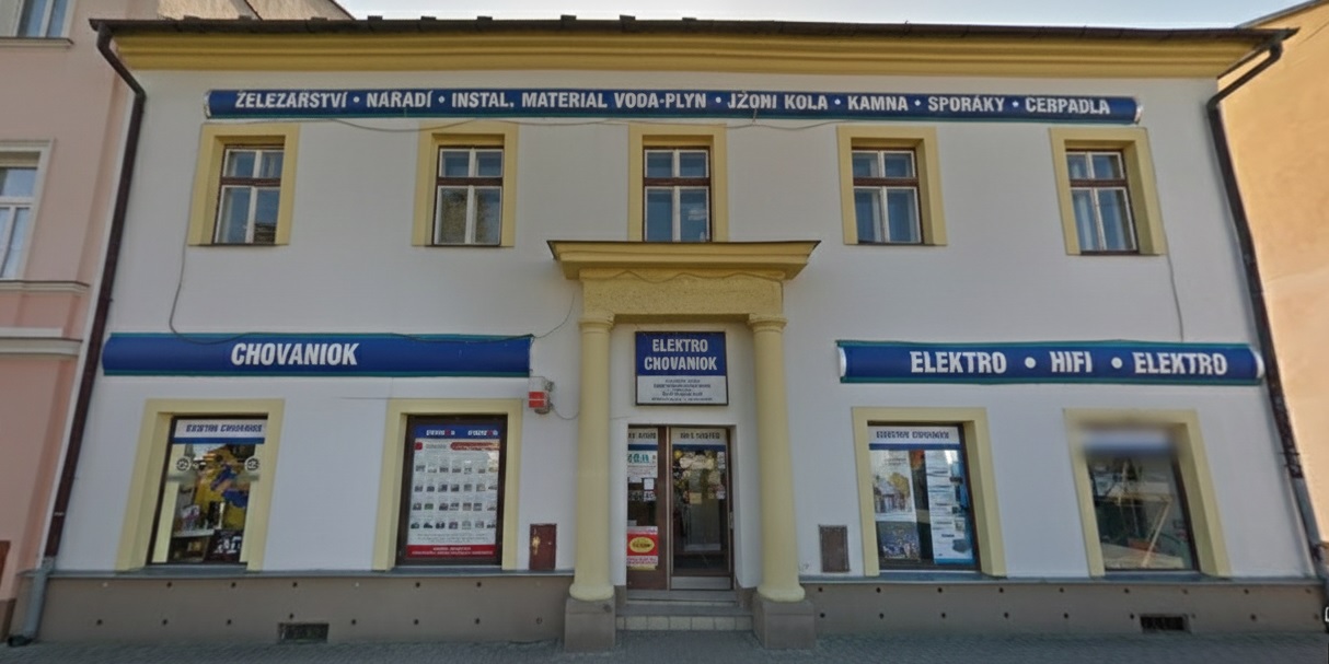 Budova prodejny Elektro Chovaniok na náměstí ČSA